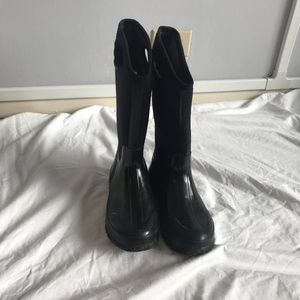 Bogs rainboots US size 8, UK size 39.